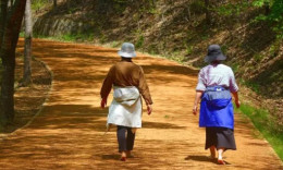 궁평저수지 황톳길